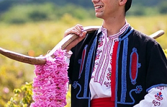 Румынский и молдавский национальные костюмы — Википедия